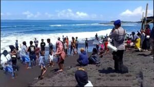 Libur Lebaran Idul Fitri Polres Jember Maksimalkan Pengamanan Wisata Pantai