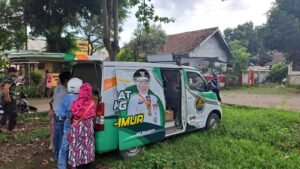 Pasca Libur Idul Fitri 2024 Pelayan Pajak Melalui Mobil SAMSAT Kekiling Ramai di Kunjungi Masyarakat Di Kec. Wates Kab. Kediri