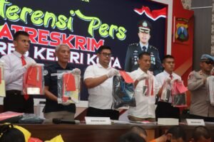 Satreskrim Polres Kediri Kota Amankan Pelaku Penipuan dan Penggelapan