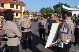 Apresiasi Kinerja Personil Polri, Kapolres Pasuruan Berikan Hadiah Umroh Gratis
