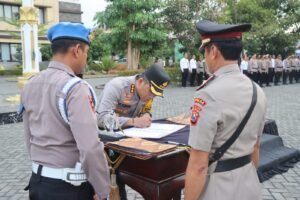 Kapolresta Sidoarjo Pimpin Sertijab Kapolsek