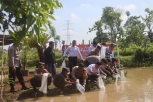 Warga Antusias Sambut Program Pekarangan Bergizi Polres Probolinggo Untuk Dukung Asta Cita