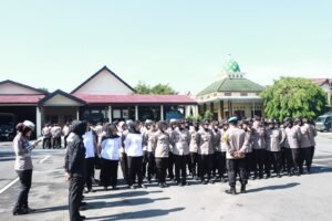 Tingkatkan Disiplin, Kasi Propam Beri Arahan Jajaran Polwan Polres Kediri