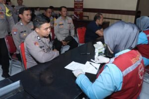 Jelang Pengamanan TPS di Pilkada 2024 Polres Blitar Kota Lakukan Rikkes Personel