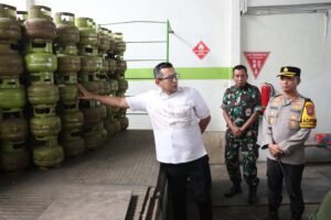 PJ Walikota Didampingi Kapolres Mojokerto Kota Tinjau Agen LPG 3 Kg, Pastikan Pasokan Tercukupi