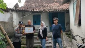 Polsek Pagu Salurkan Paket Sembako melalui Program Jum’at Berkah