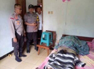 Respon Cepat Laporan Masyarakat, Polsek Mojoroto Datangi Lokasi Orang Meninggal Mendadak