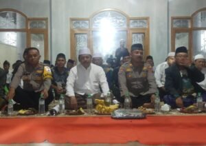 Kapolsek Krian Hadiri Pengajian Harlah NU Bersama KH Marzuki Mustamar Desa Junwangi Kec.Krian