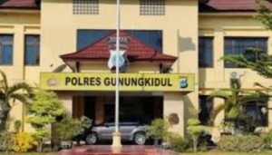 Kepala Sekolah SMPN 7 Mojokerto dan 16 Guru Pendamping Diperiksa Mapolres Gunung Kidul dan Diperiksa Selama 3 Jam