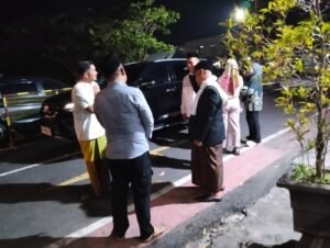 Polres Nganjuk Gelar Sholat Tarawih Berjamaah, Dilanjutkan Ceramah dan Tadarus Al-Qur’an