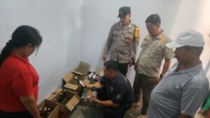 Polisi Tertibkan Penjualan Miras Ilegal di Malang