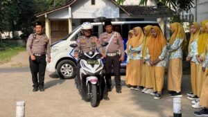 Polres Kediri Kenalkan Program Keselamatan Berkendara di Ponpes, Edukasi Santri Sejak Dini