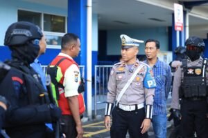 Cegah Aksi Premanisme Polda Jatim Gelar Patroli Skala Besar di Operasi Pekat II Semeru 2025