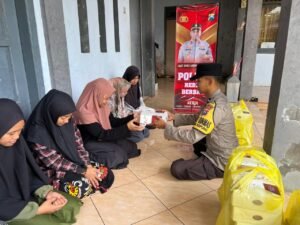 Polsek Kepung Berbagi Kasih di Panti Asuhan Budi Mulia