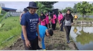 Bhayangkari dan Polsek Krian Bersama Warga Tingkatkan Ketahanan Pangan Lewat Program P2L di Desa Ponokawan