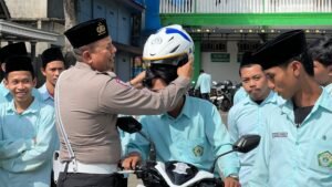 Polres Kediri,Coaching Clinic Pondok Pesantren Road Safety 2025