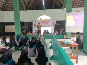 Polres Kediri Kota Gelar Coaching Clinic Road Safety di Ponpes Al Amin