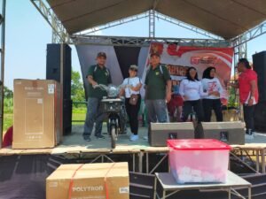 ‎Ratusan Warga Kedunganyar Gresik Padati Acara Jalan Sehat HUT RI ke 80, Sepeda Listrik Jadi Hadiah Utama