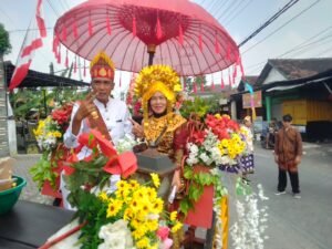 Karnaval Budaya Warnai HUT RI ke-80 di Desa Banjaran, Kades Naik Kereta Kencana Disambut Meriah ‎