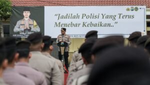 Kapolda Jatim Kunjungi Polres Kediri, Beri Motivasi Pada Anggota Pasca Aksi Anarkis