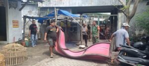 Kapolsek Krian Berikan Himbauan Larangan Menyediakan Alat Sabung Ayam di Area Pasar Krian