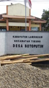 Proyek Pembangunan Kantor Desa Botoh Putih Tikung Lamongan Tidak Terpasang Papan Informasi Ini Bentuk Pelanggaran Transparansi.