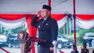 Bupati Gresik Pimpin Upacara Peringatan Hari Pahlawan, Dirangkai Penyerahan 3.022 SK PPPK ‎