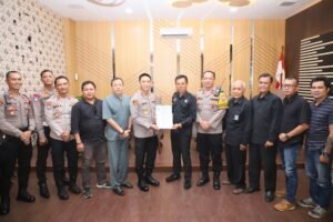Bangun Harmoni Kota Kediri, PSHT Pusat Madiun Jalin Silaturahmi dengan Kapolres Kota Kediri
