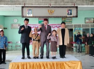 Upacara Hari Pahlawan di Balai Desa Randupadangan Berlangsung khidmat dan Meriah