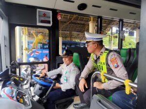 Polres Gresik Gandeng Dishub Gelar Ramcheck Armada Bus Jelang Nataru