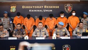Polri Tetapkan Enam Anggota Polri sebagai Tersangka Penganiayaan yang Menewaskan Dua Warga di TMP Kalibata