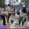 Gotong Royong Bersama Satgas Ops Damai Cartenz, Warga Mimika Rasakan Manfaat Akses Pemakaman yang Lebih Baik
