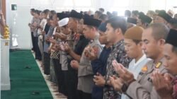 Polres Pasuruan Gelar Salat Ghaib dan Doa Bersama untuk Korban Kecelakaan Lalu Lintas