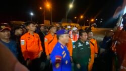 Polda Jatim Terjunkan 30 Personel SAR Polairud dan Almatsus, Evakuasi Korban KMP Mutiara Sentosa 2