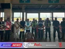 Tim DVI Polda Jatim Kembali Serahkan Jenazah Korban KM Mutiara Sentosa II Asal Sumatera dan Sulawesi kepada Keluarga