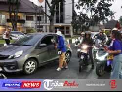 Polresta Malang Kota dan Aremania Bagikan 39 Mawar, Tebar Pesan Damai Jelang HUT Arema FC