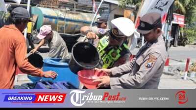 Polres Gresik Peduli, Salurkan Bantuan Air Bersih untuk Warga 3 Desa di Balongpanggang