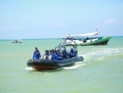 Ditpolairud Polda Jatim Kerahkan 4 Kapal Sisir Perairan Sumenep dan Masalembu Cari Korban KM Virgo Transport 8