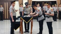 Kapolri Pimpin Sertijab Kakorlantas dan Tiga Kapolda di Mabes Polri