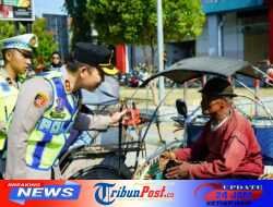Rangkul Abang Becak, Polres Ponorogo Wujudkan Semangat ‘Polisi Bersama Masyarakat’ Tanpa Sekat