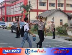 Polisi Bersama Masyarakat, Kapolres PPU Beri Pelayanan Humanis di Depan SMAN 1 Penajam