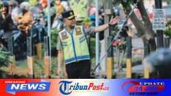 Kapolda Jatim Turun Langsung Pantau Pelayanan Lalu Lintas di Surabaya