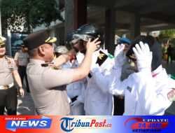 Polisi Bersama Masyarakat: Aksi Simpatik Polres Jember Edukasi Keselamatan Berkendara
