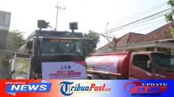 Tanggap Kemarau Panjang, Polres Sampang Distribusikan 120 Ribu Liter Air Bersih